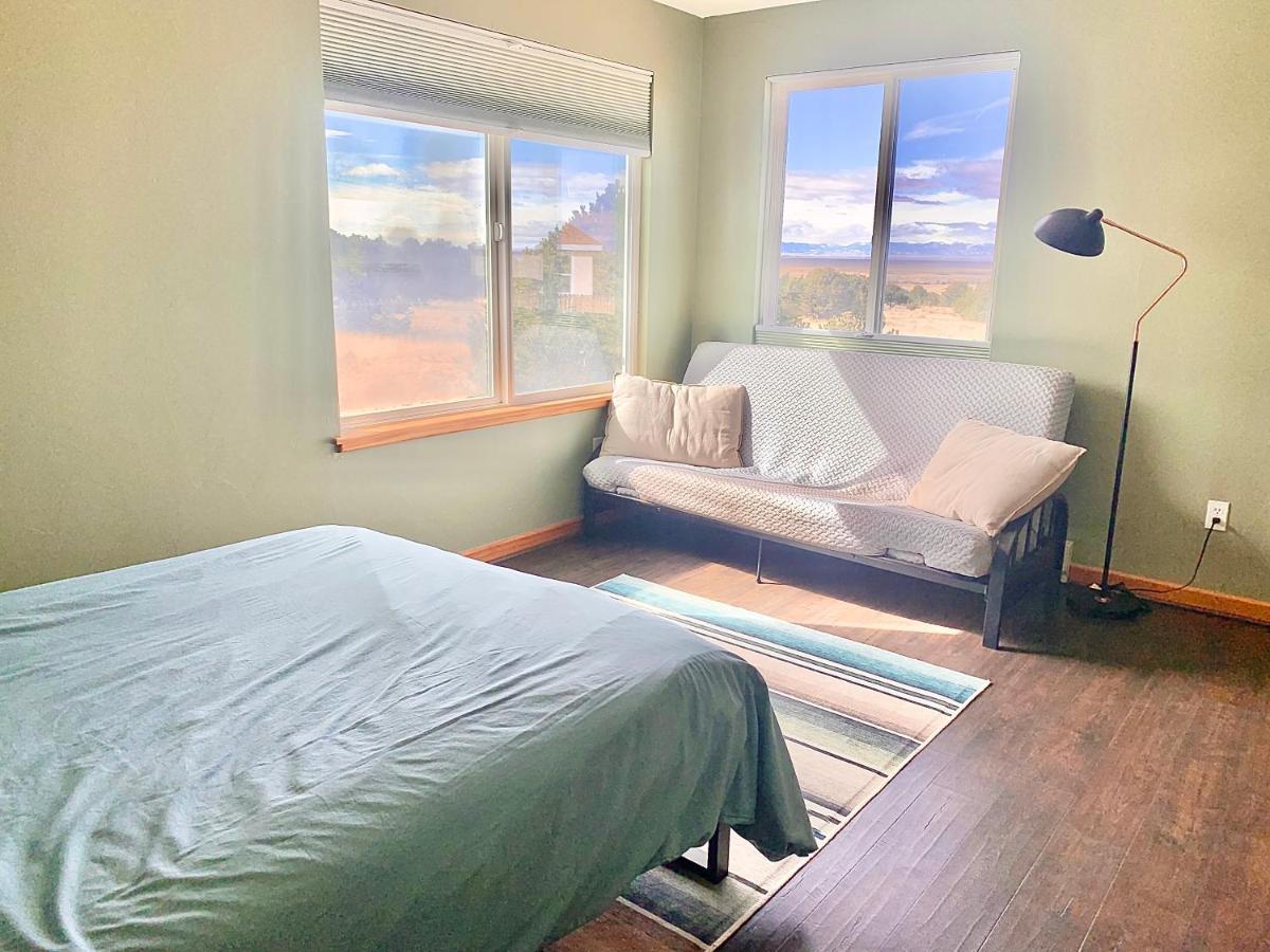 Villa Cozy Remote Retreat • Mountain Views • Stargazing Crestone Exterior foto